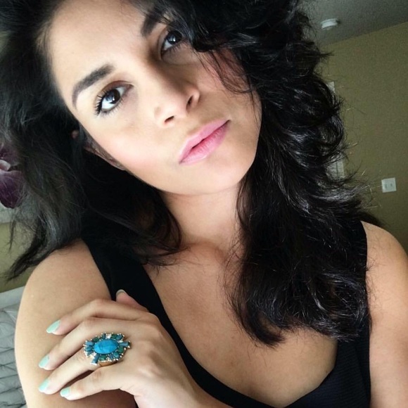 Meet your Posher, Erika - Picture 7 of 8